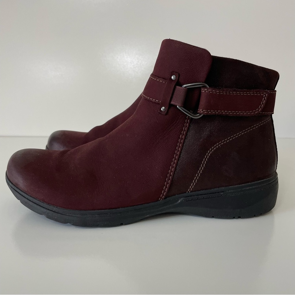 Clarks “Carleigh Drift” Merlot Burgundy Ankle Boots, size 9